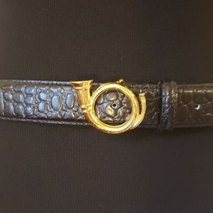 Medallion Leather belt with musical horn buckle